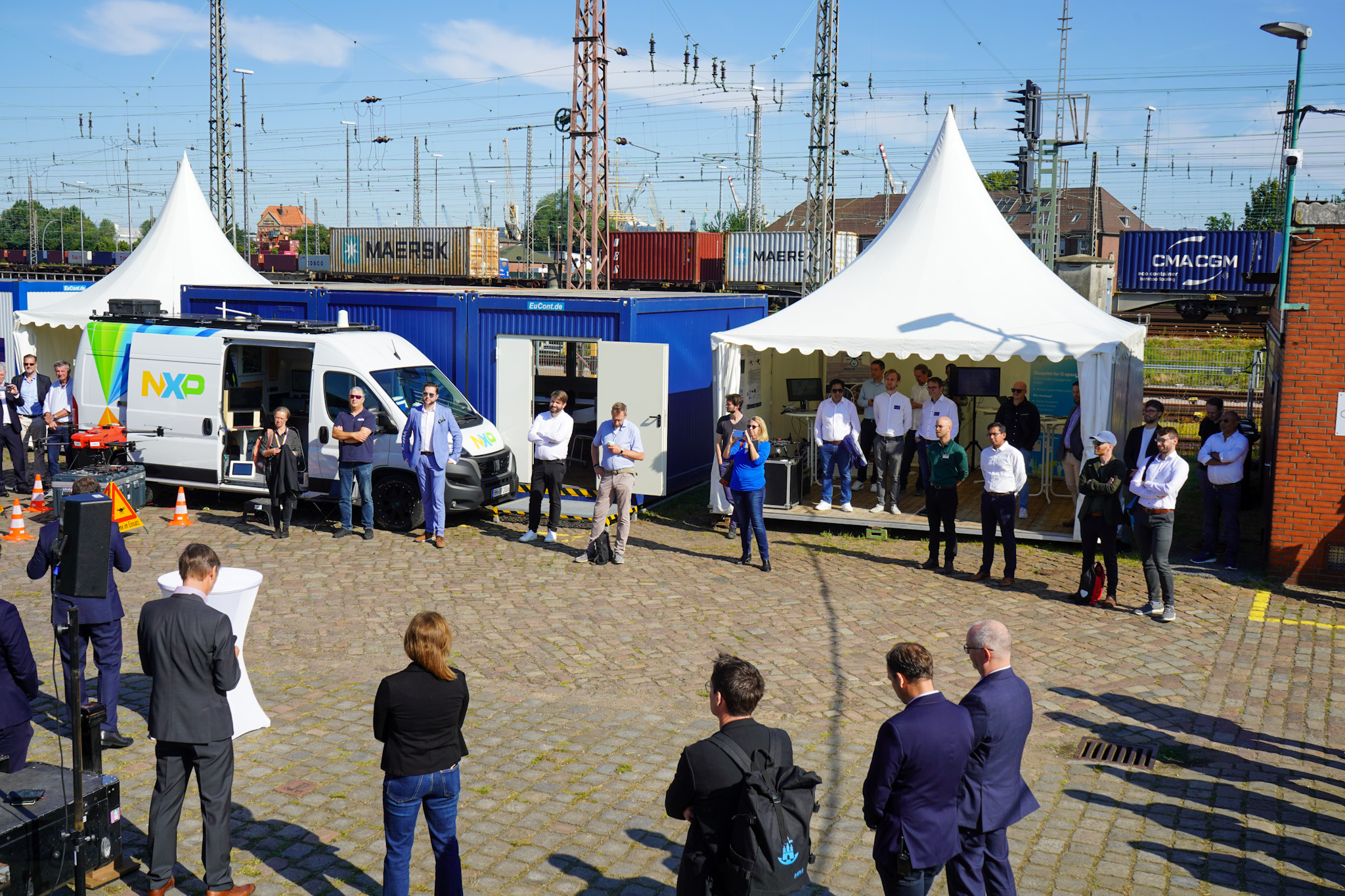 NXP Stand mit Drohnenpräsentation