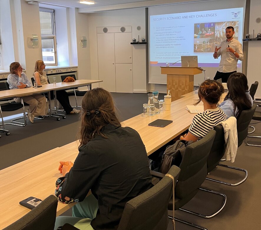 Präsentation der RESCUE-MATE-Forschungsaktivitäten für die Delegation